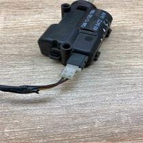 13120789 805472 With Plug Fuel tank cap lock motor Opel Corsa C