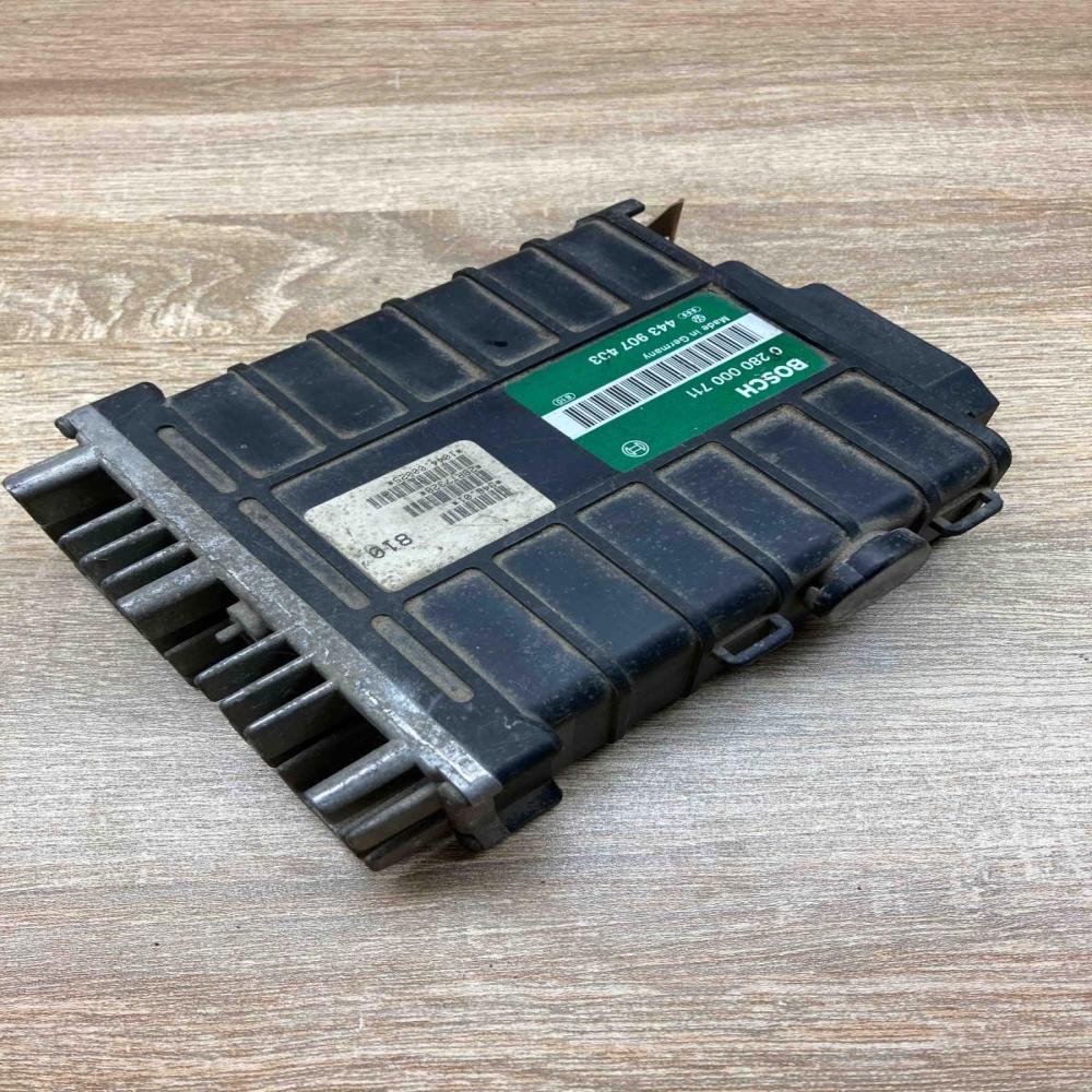 443907403 0280000711  Engine control unit/module ECU Audi 80 90 S2 B4