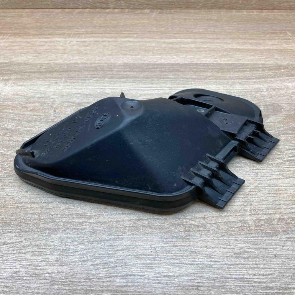 141375 00   Headlight/headlamp dust cover Audi A6 S6 C4 4A