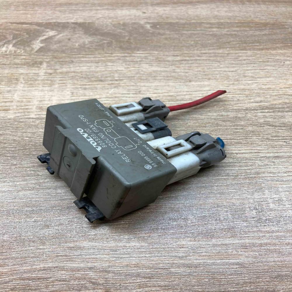 80899900 899995000 With Plug Coolant fan relay Volvo S40, V40