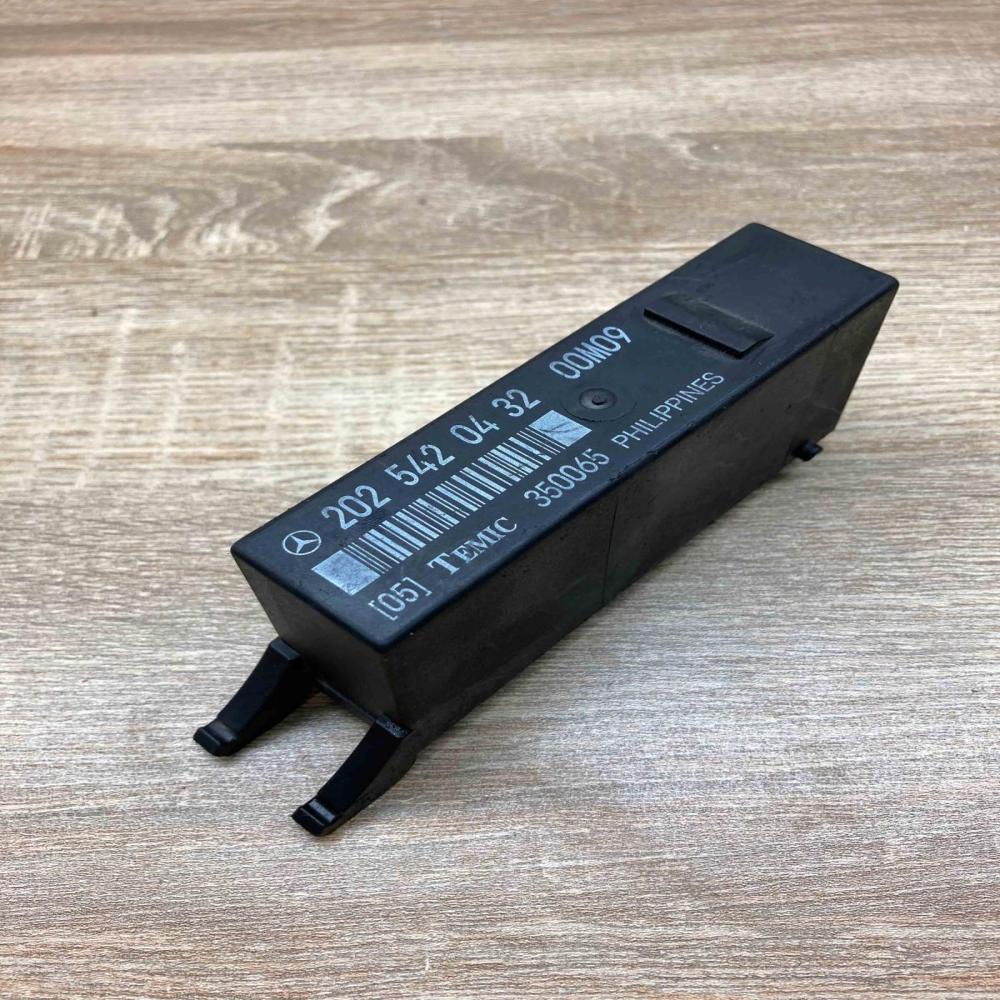 2025420432 350065  Light module LCM Mercedes-Benz E W210