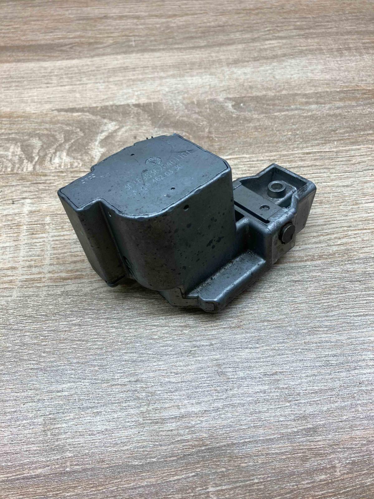 A2084620330  With Plug Steering wheel lock Mercedes-Benz E W210