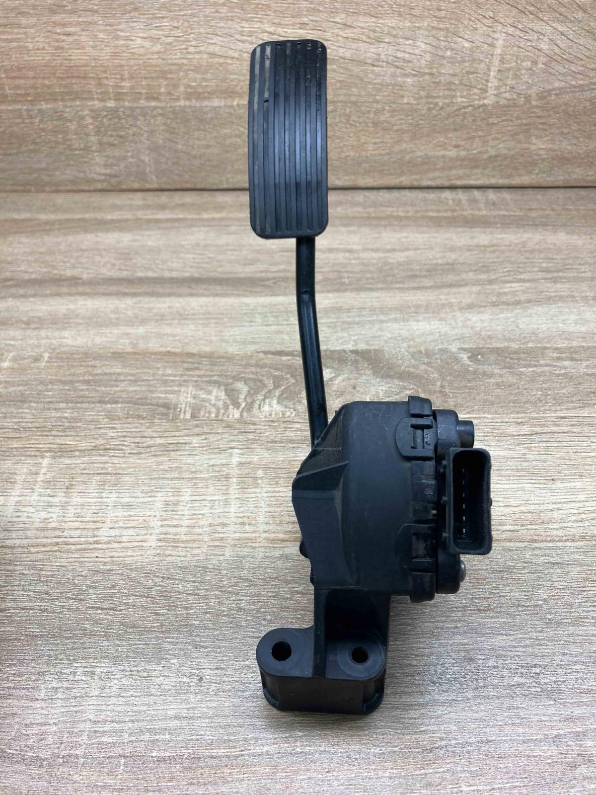 9186726   Accelerator throttle pedal Opel Signum