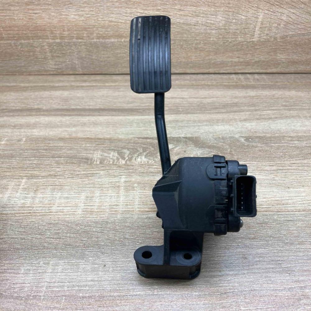 9186726   Accelerator throttle pedal Opel Signum