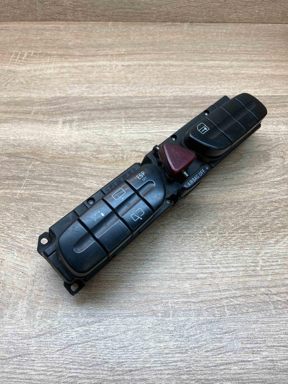 2038218358   Hazard light switch Mercedes-Benz C W203