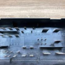 1K0937124H   Fuse module Volkswagen Touran I