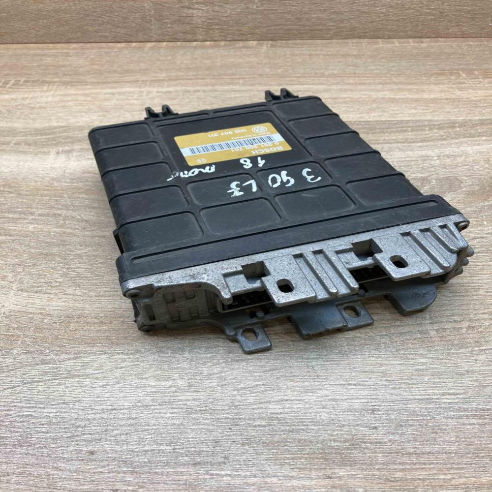 1H0907311 0261200701  Engine control unit/module ECU Volkswagen Golf III