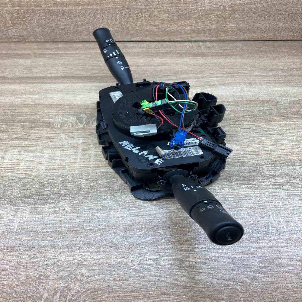 618300019 687M330A002  Wiper turn signal indicator stalk/switch Renault Megane I