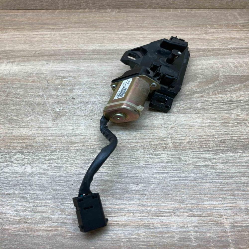 7129931   Tailgate/trunk/boot lift motor BMW 5 E60 E61