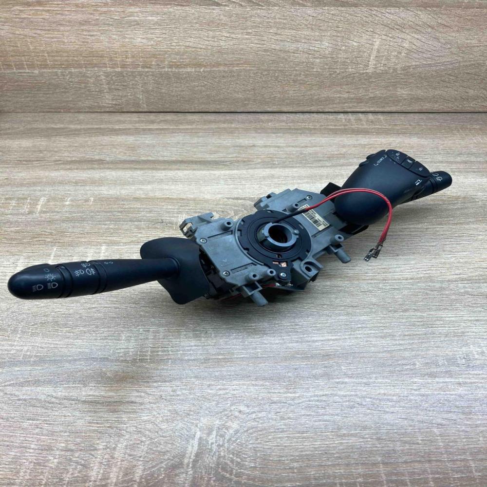 V7700428202 54034960A With Plug Indicator stalk Renault Scenic I