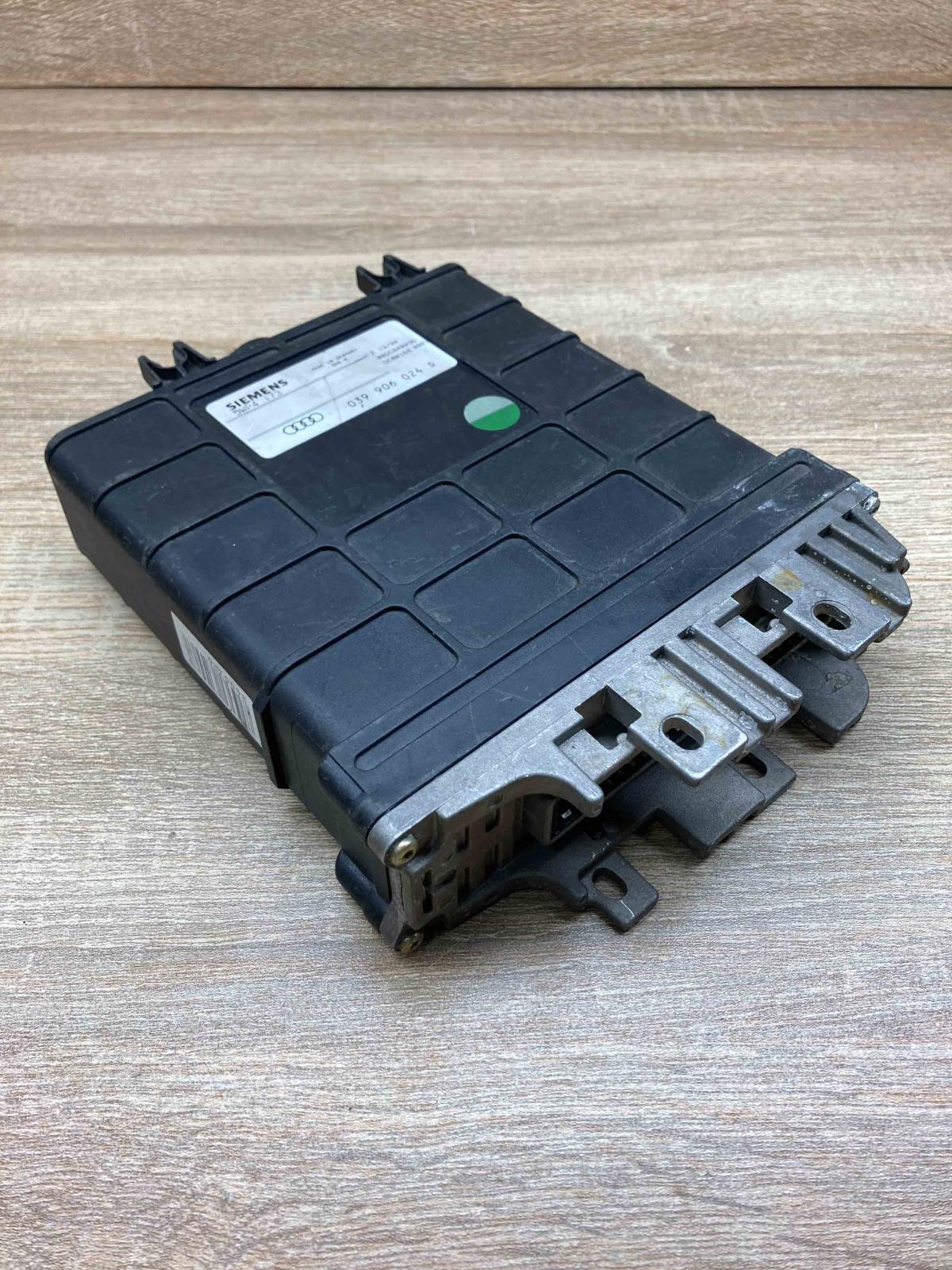 039906024D 5WP4173  Engine control unit/module ECU Audi A6 S6 C4 4A
