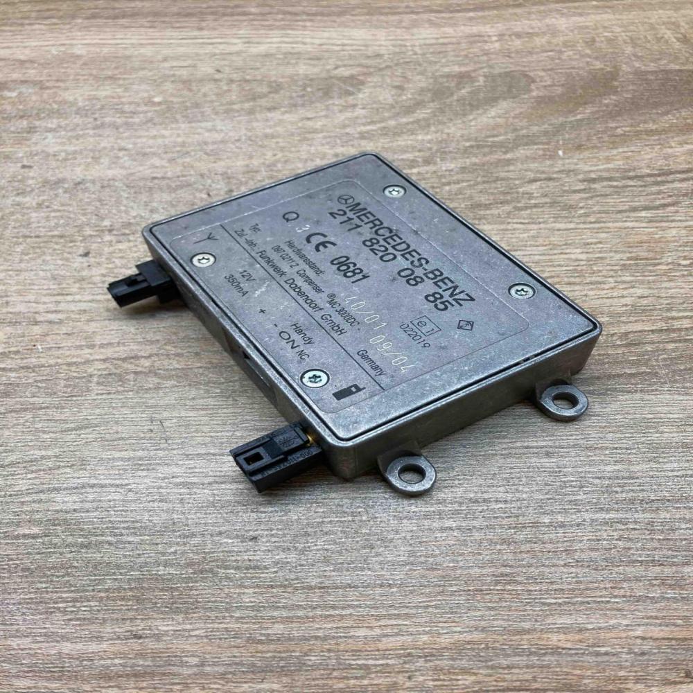 2118200885   Aerial antenna amplifier Mercedes-Benz E W211