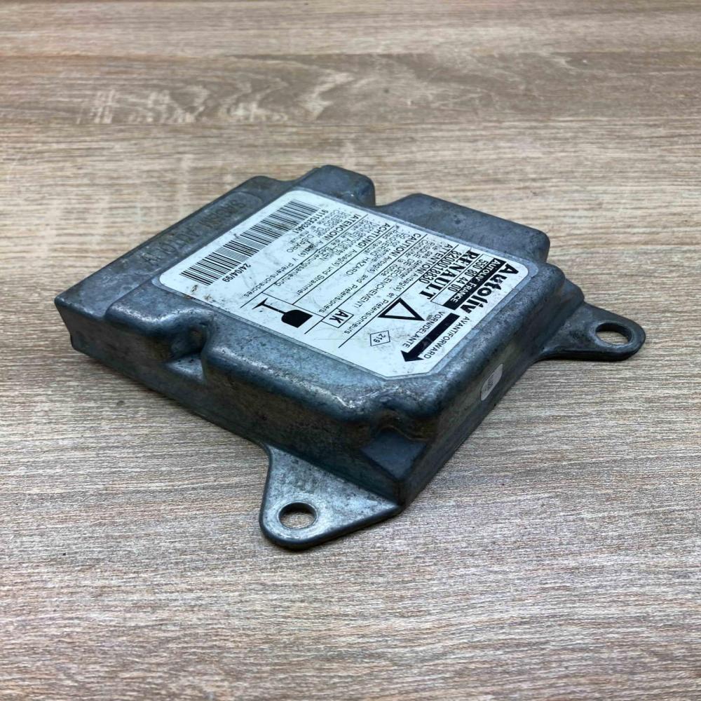 8200018830 550804400  Airbag control unit/module Renault Laguna I