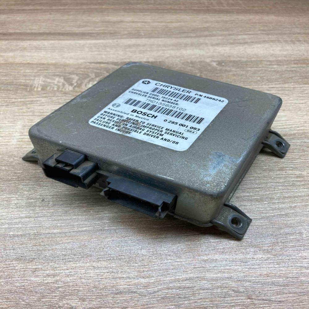 4686242 0285001093  Airbag control unit/module Chrysler Voyager