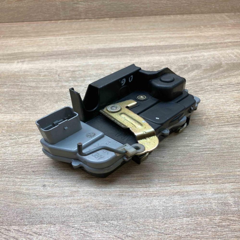 Xsara Door Lock Rear Right  Rear door lock Citroen Xsara