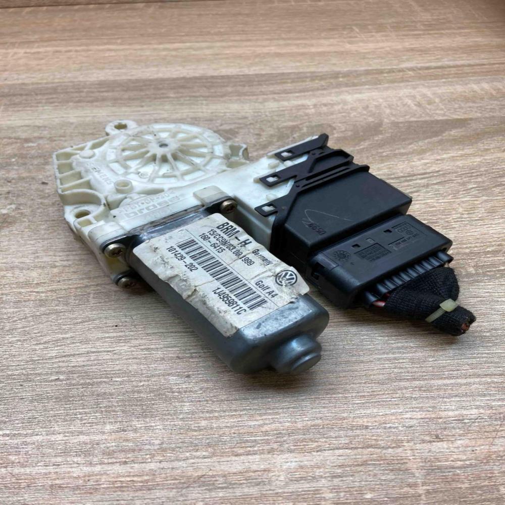 1J4959811C  With Plug Rear door window regulator motor Volkswagen Golf IV
