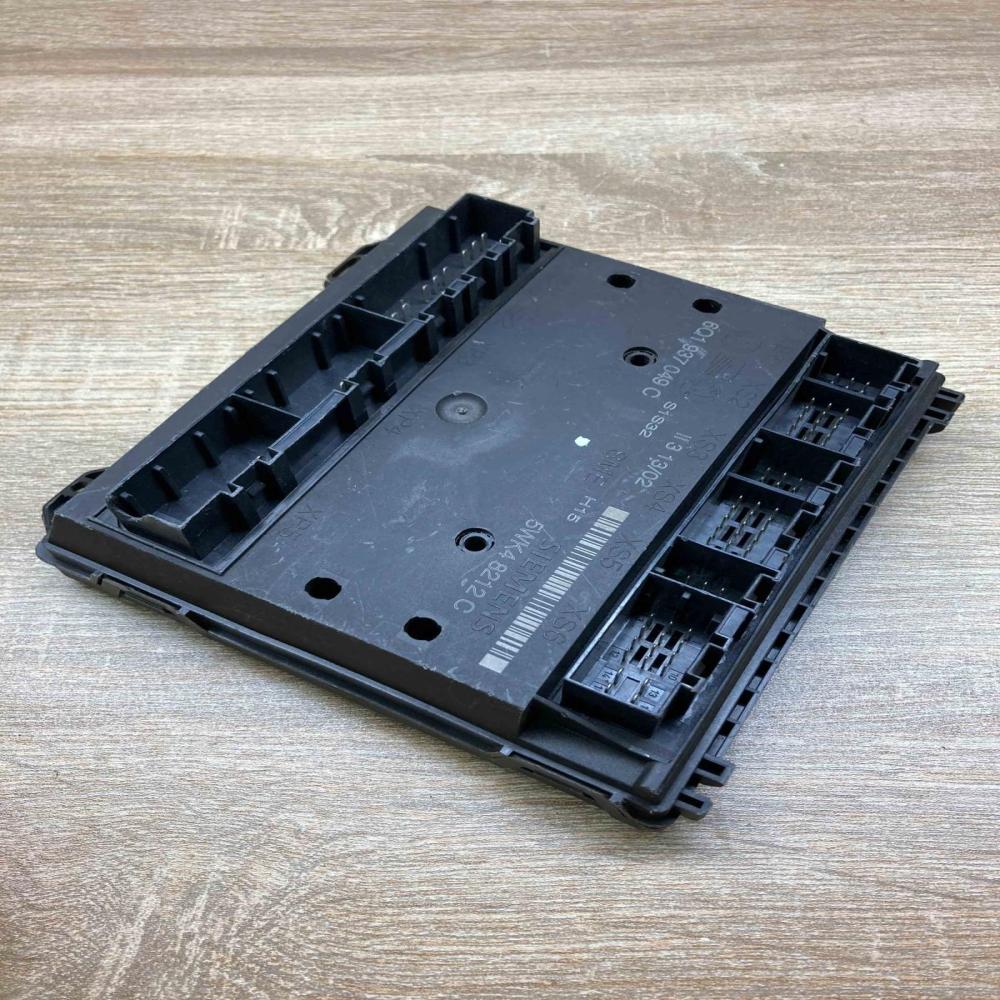 6Q1937049C 5WK48212C  Comfort/convenience module Volkswagen PASSAT B7