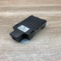 5M0035570B   Aerial antenna amplifier Volkswagen Touran II