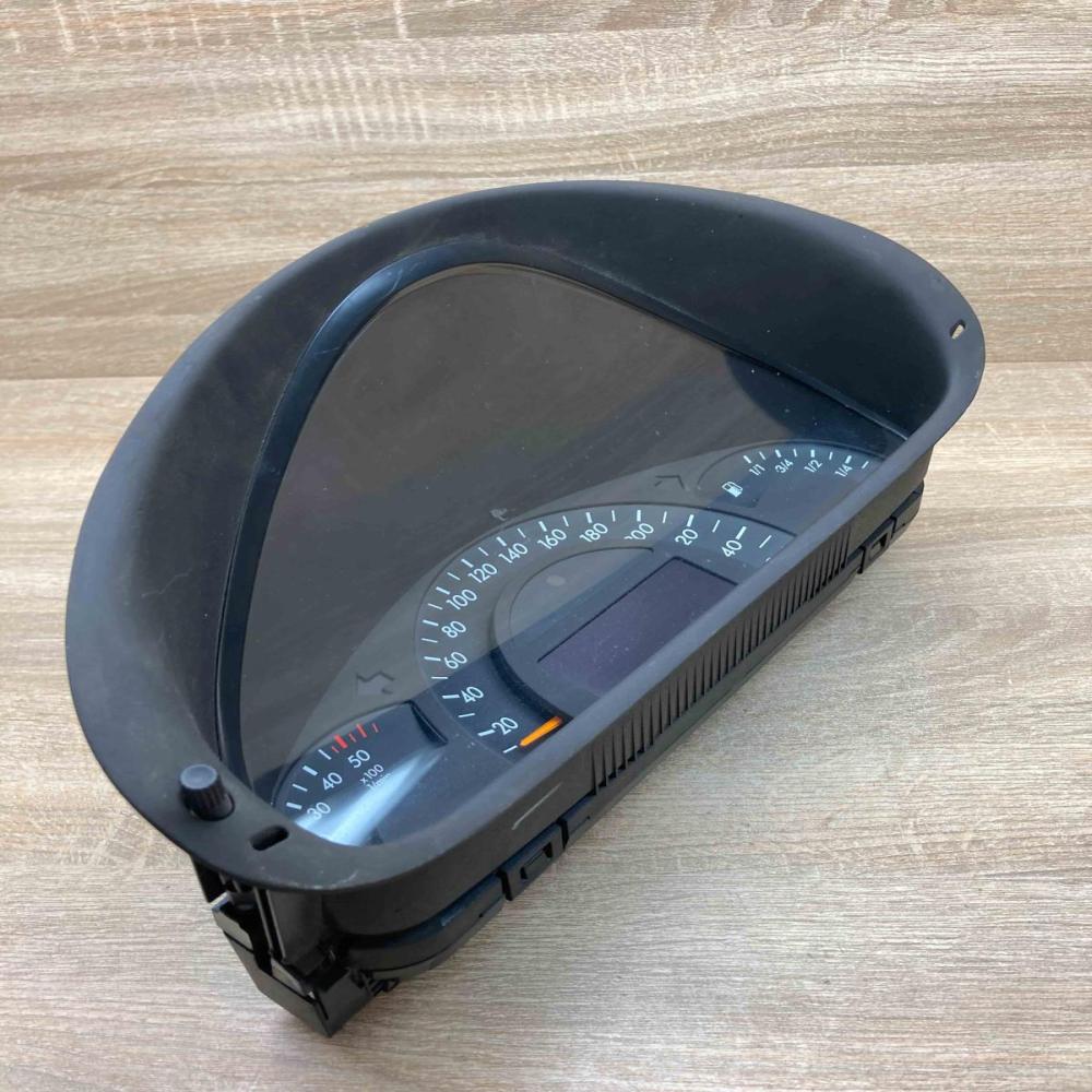 A2035407111 110080111  Speedometer (instrument cluster) Mercedes-Benz C W203