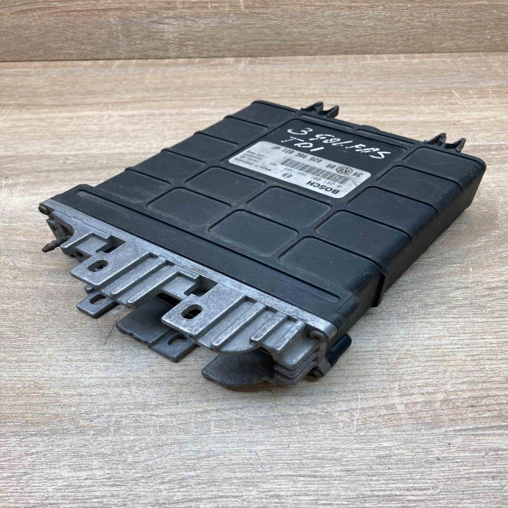 028906021AF 0281001308  Engine control unit/module ECU Volkswagen Golf III