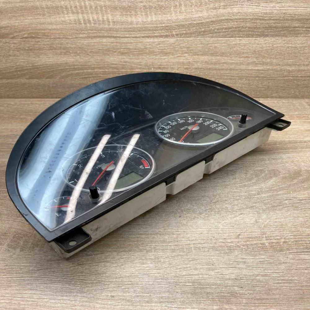 1S7F 10841   Speedometer (instrument cluster) Ford Mondeo Mk III