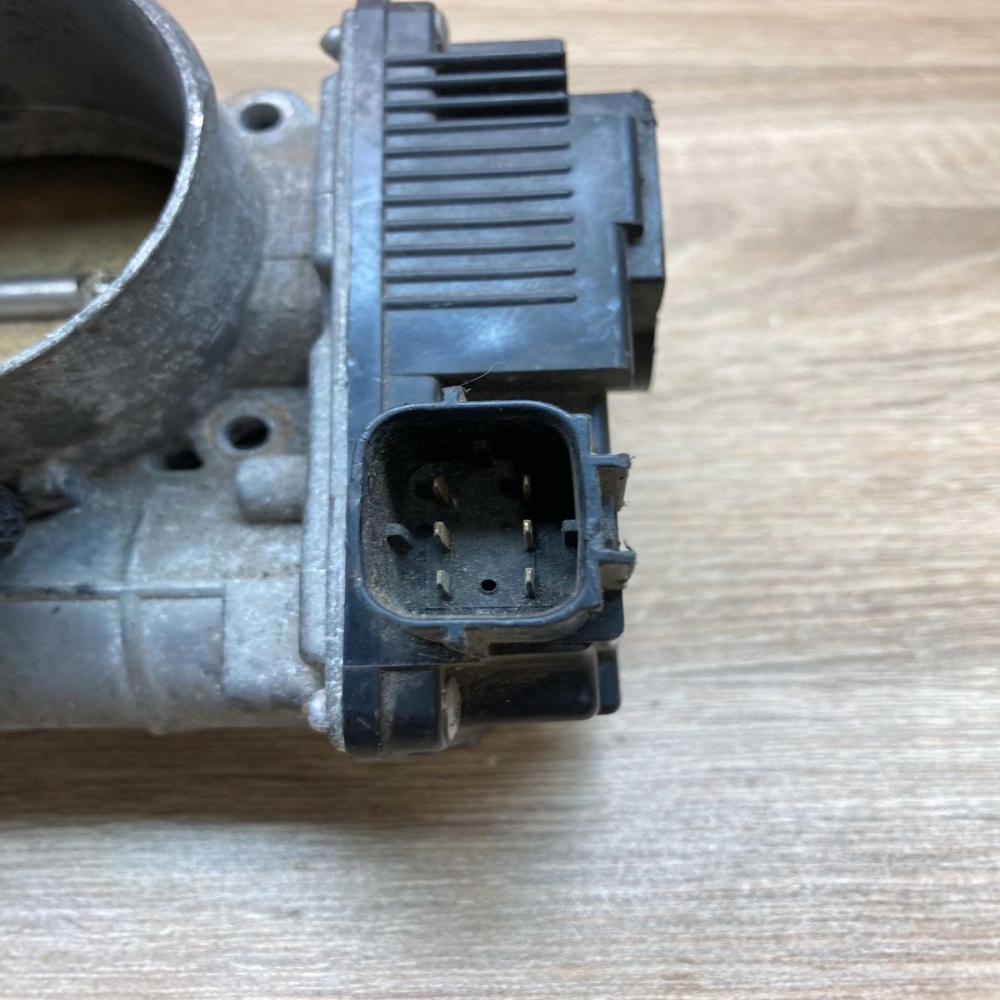 SERA576 01   Throttle body valve Nissan Primera