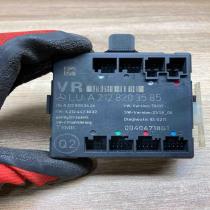 A2128203585 00404718B1  Door control unit/module Mercedes-Benz E W212