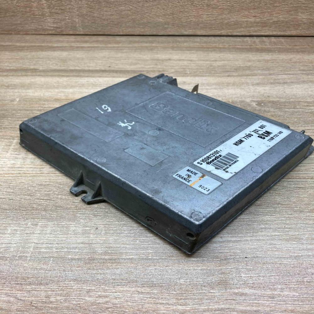 7700731801 S100813101F  Engine control unit/module ECU Renault 19