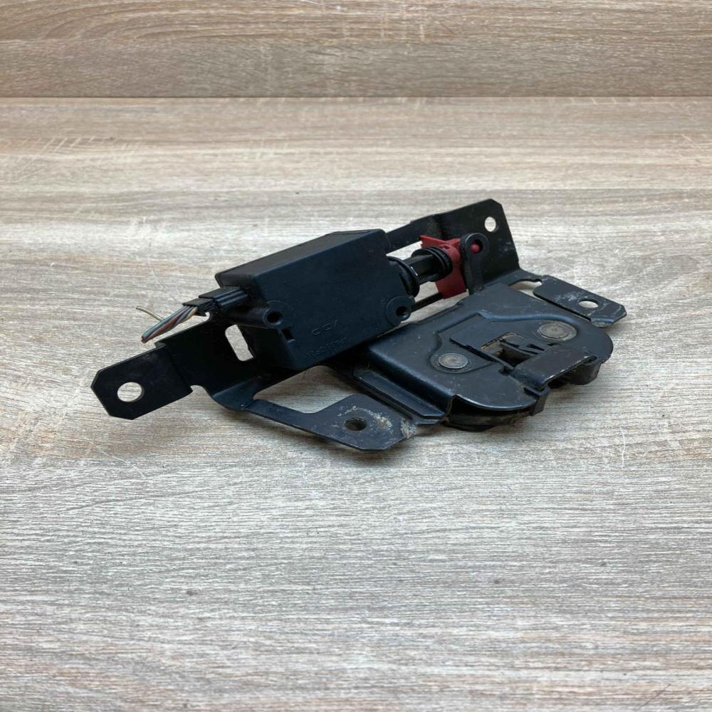 7057364   Tailgate/trunk/boot lock/catch/latch BMW X3 E83