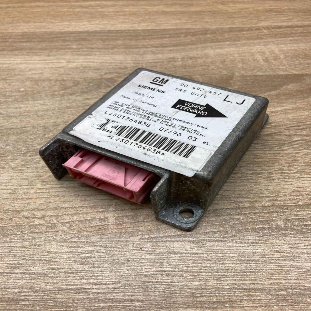 90492467 5WK4110 LJ Airbag control unit/module Opel Omega B1