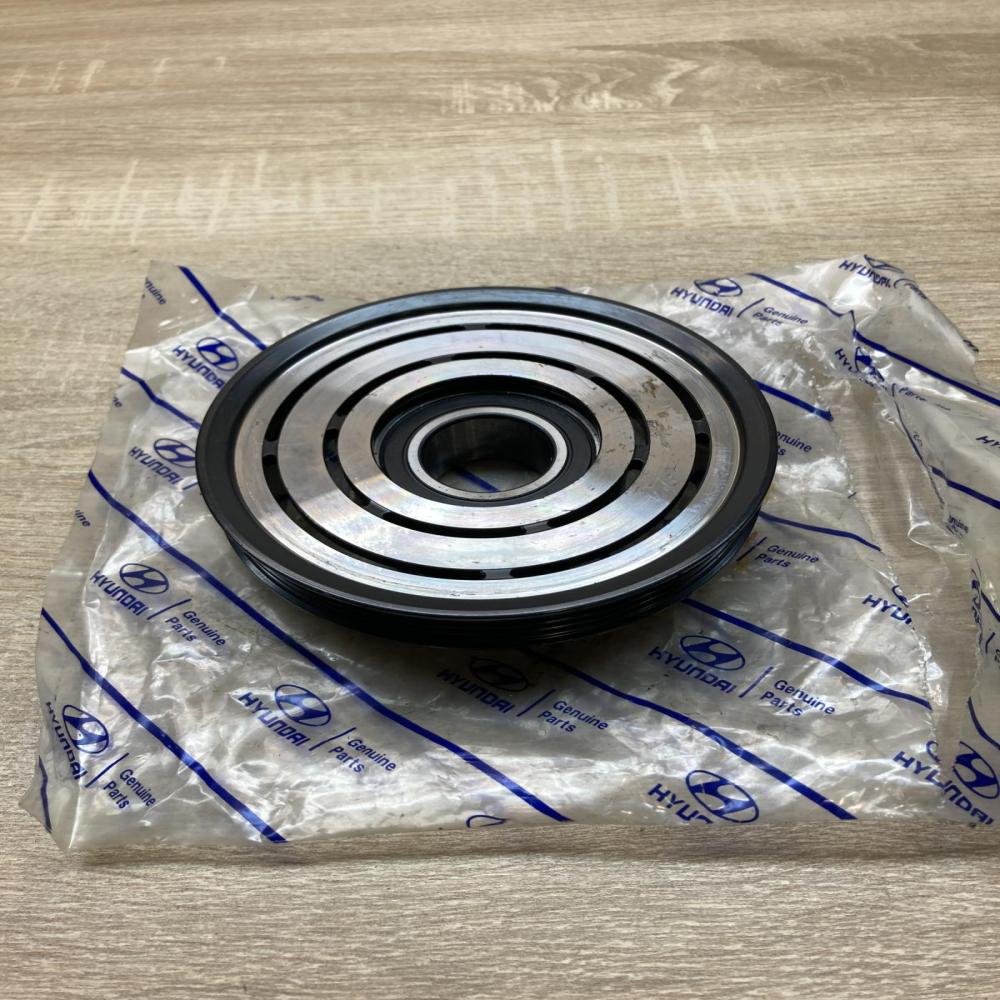 05101316 E300 AKYAA02 30BD40DF2 Air conditioning compressor pulley Ford Transit