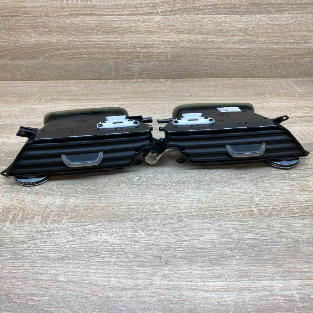 9329955 9329954  Dash center air vent grill BMW 7 G11 G12