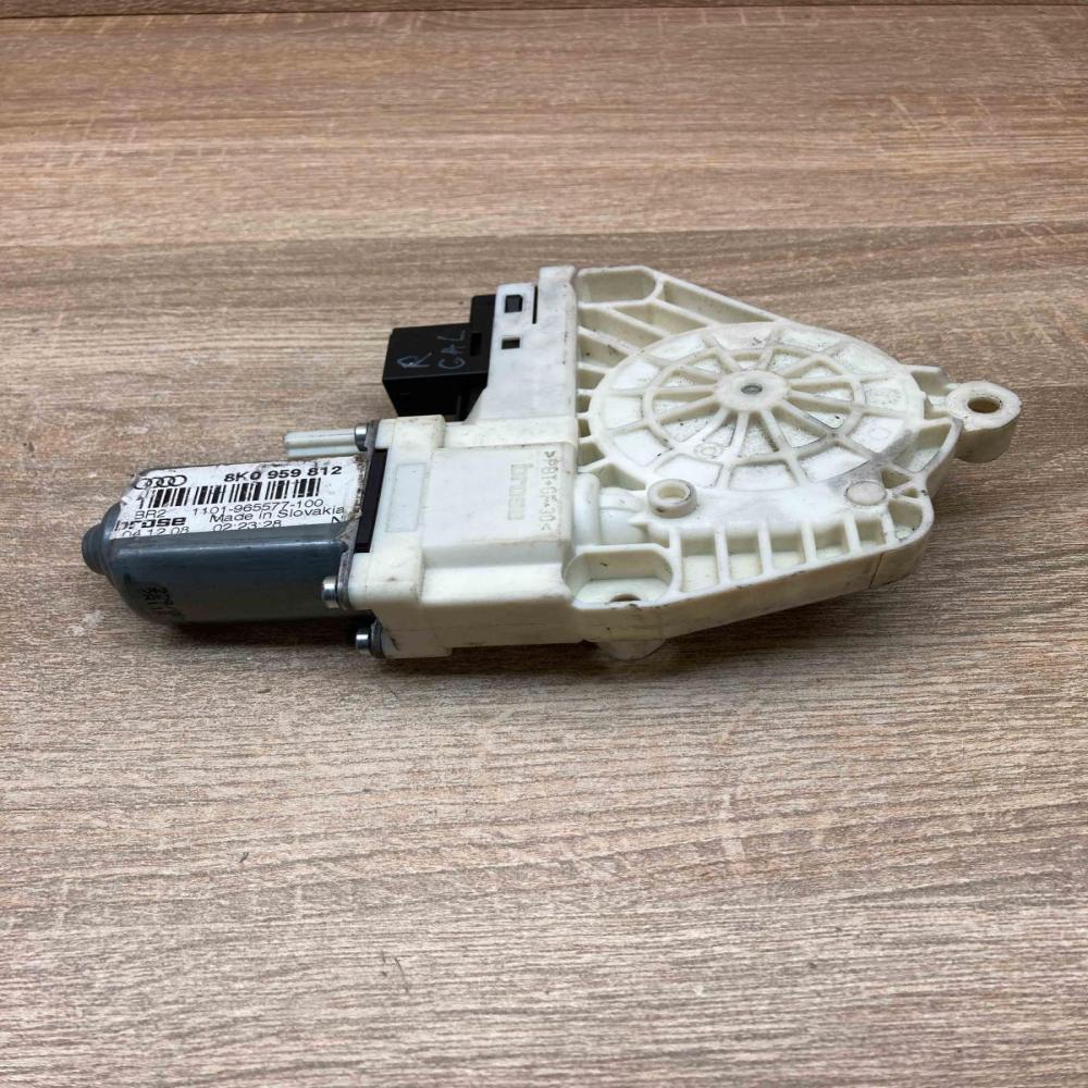 8K0959812   Rear door window regulator motor Audi Q5 SQ5