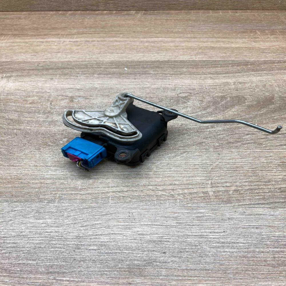 4B2820511C 0132801139 With Plug Air flap motor/actuator Audi A6 S6 C5 4B