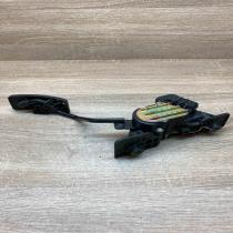 5Y23 0144 APM30 004  Accelerator throttle pedal Mitsubishi Eclipse