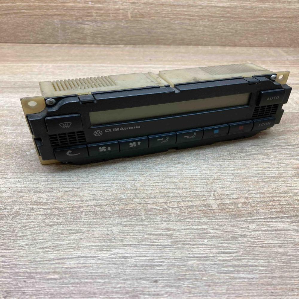 1J1907044 5HB007617  Climate control unit Volkswagen PASSAT B5