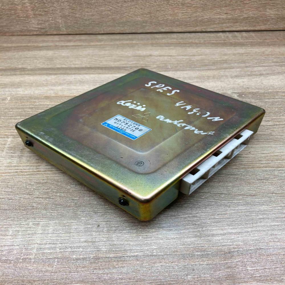 MD752708 G1T11973E  Engine control unit/module ECU Mitsubishi Space Wagon