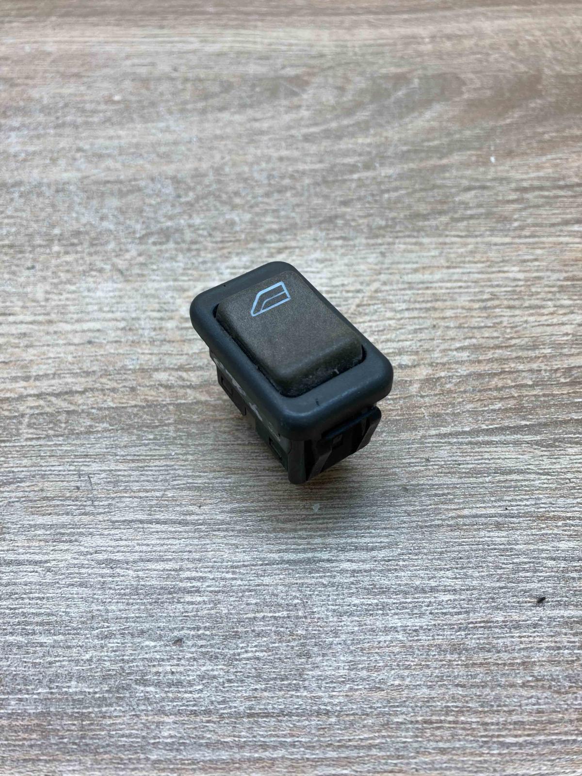 812660 03458028  Electric window control switch Volvo S40, V40