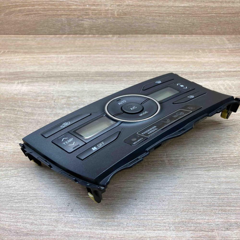 55900 02320   Climate control unit Toyota Auris 150