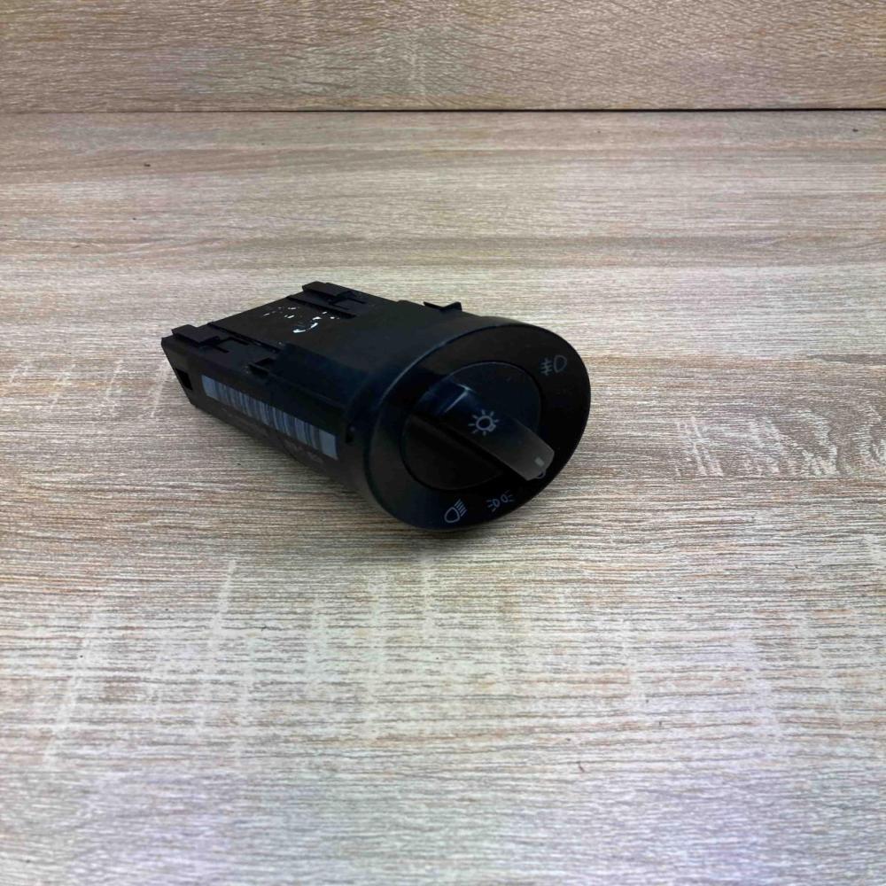 6Q0941531B   Light switch Volkswagen Polo IV 9N3