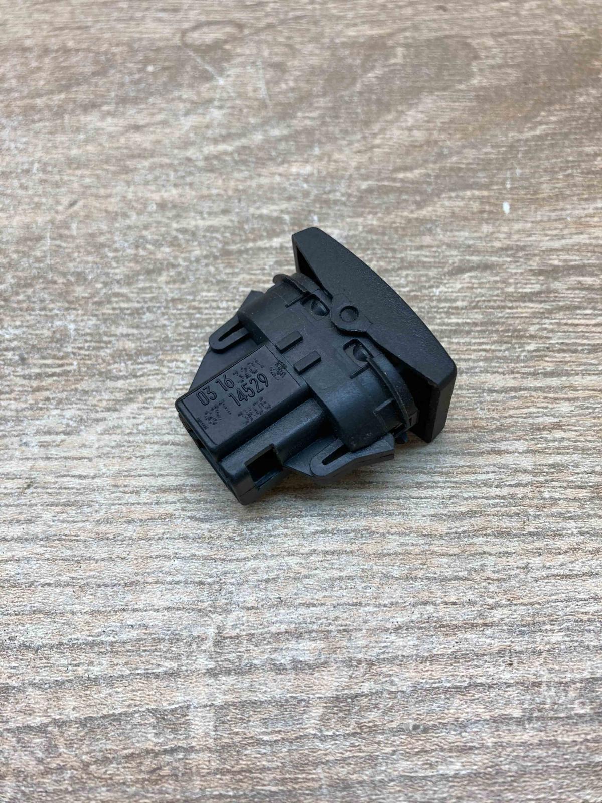 1S7T 14529 AB   Electric window control switch Ford Mondeo Mk III