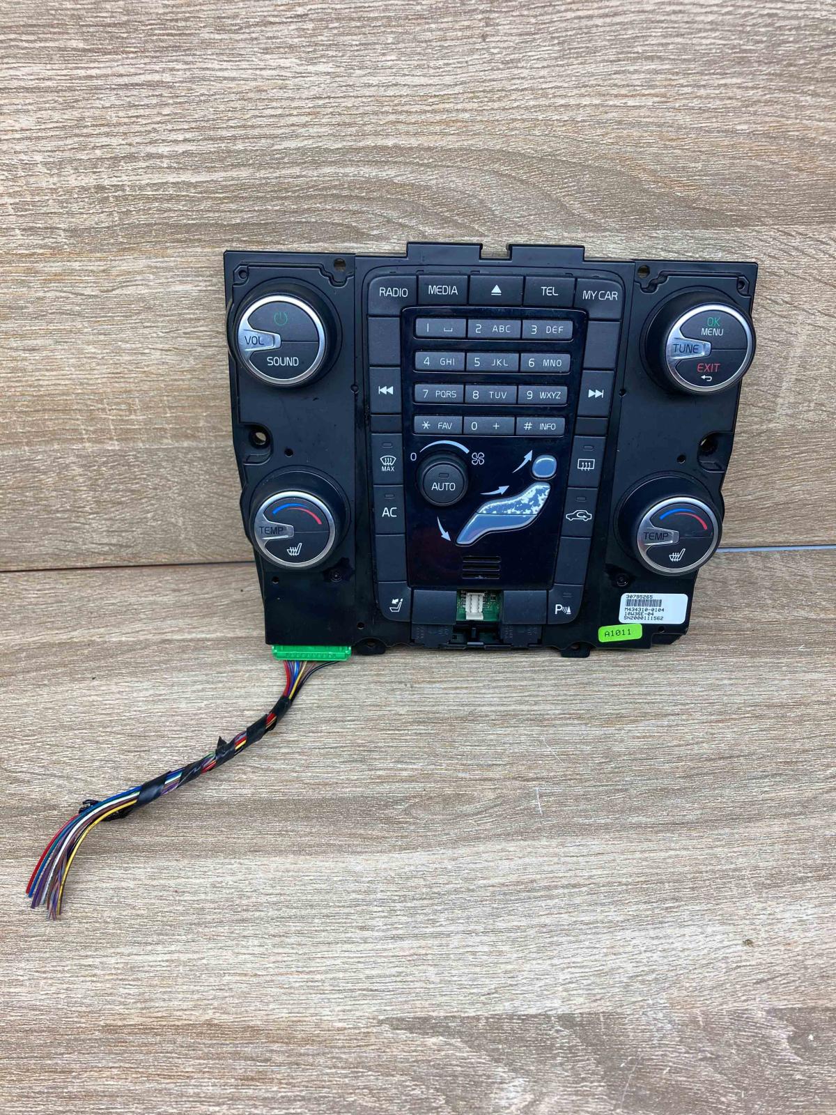 30795265 M434310 0104 With Plug Climate control unit Volvo S60