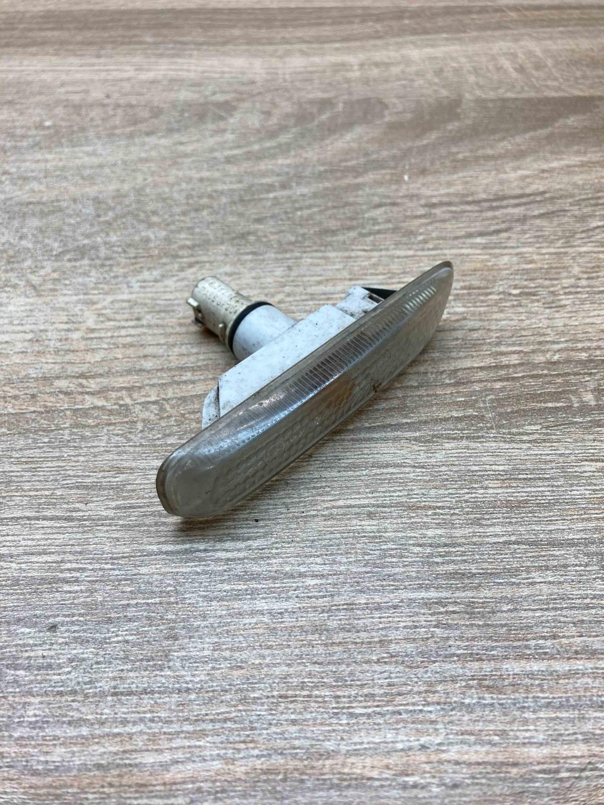 2228592   Front fender indicator light BMW 3 E46