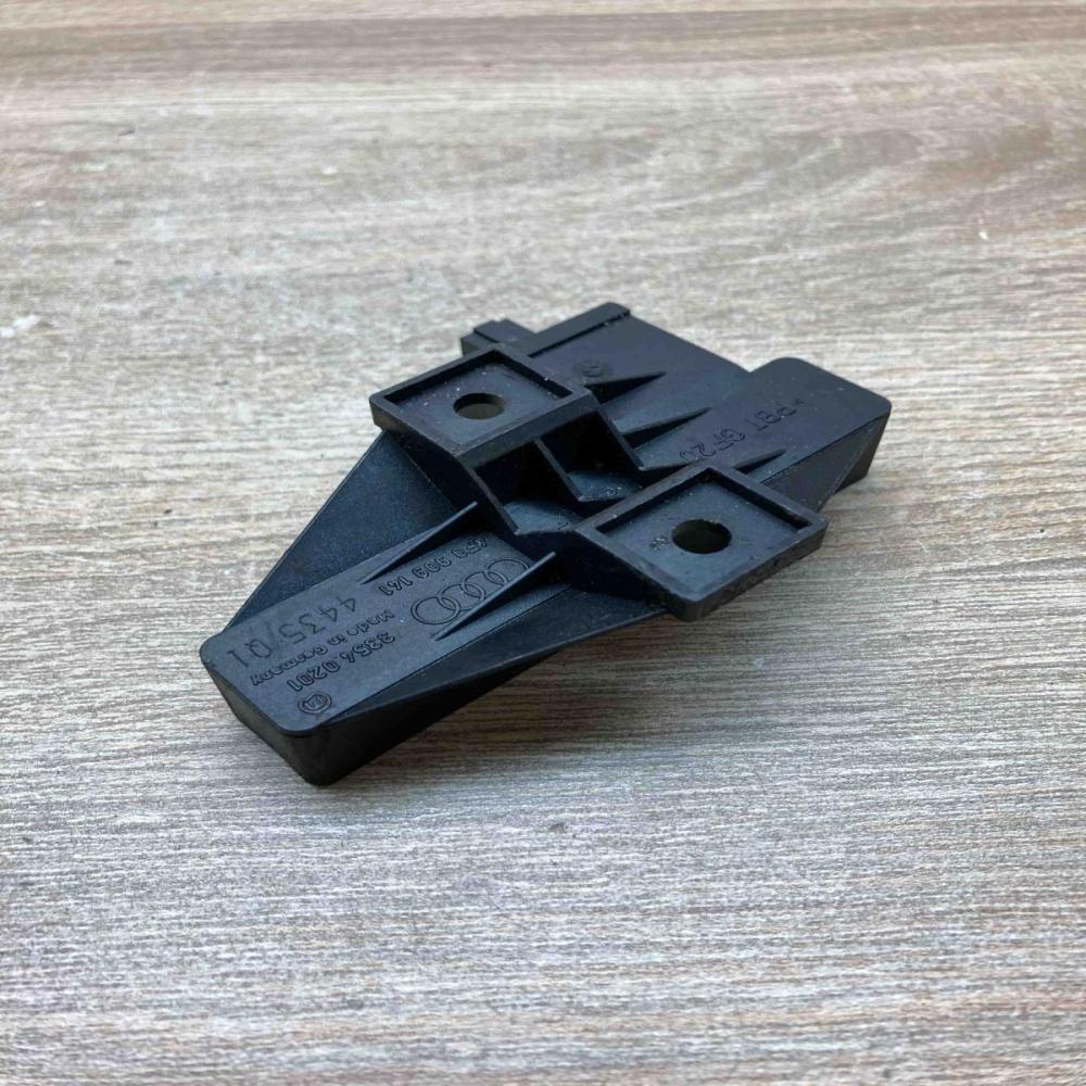 4F0909141 33540201  Aerial antenna amplifier Audi A6 S6 C6 4F