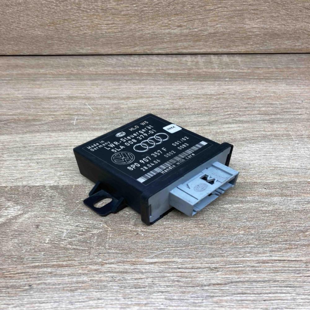 8P0907357F 5LA008379  Light module LCM Audi A3 S3 8P