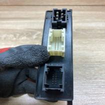 8377601 689667  Door control unit/module BMW 7 E38