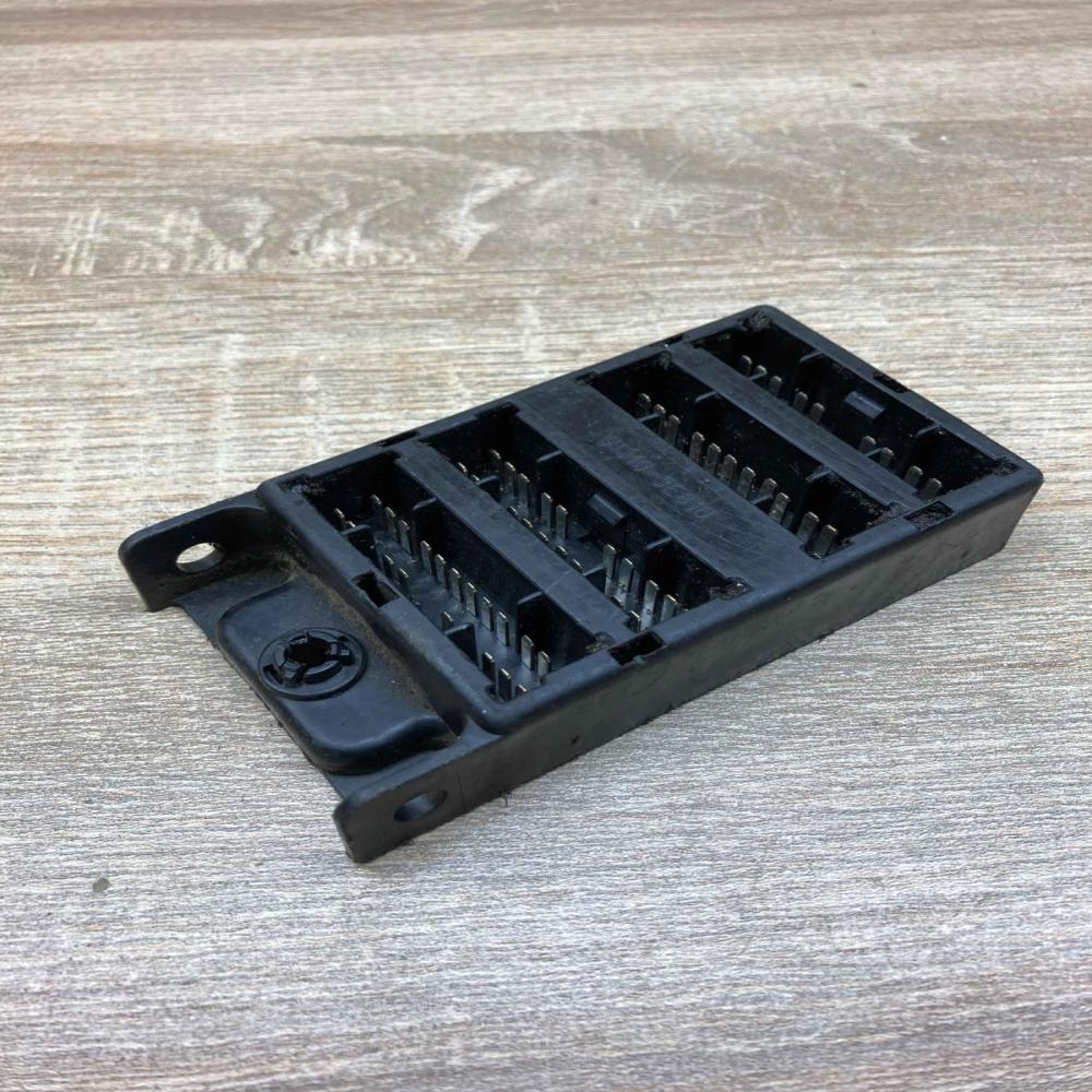 91310 3E810   Fuse module KIA Sorento