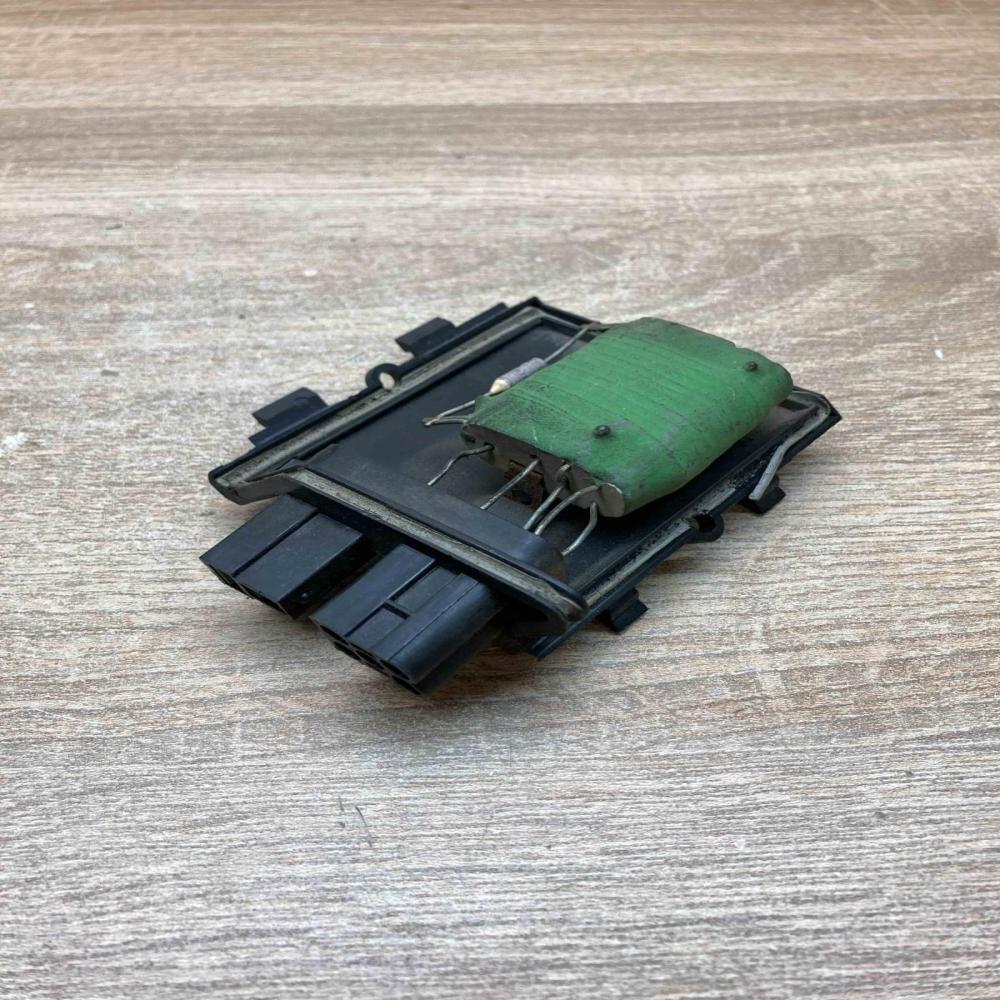 893959263 3131090041  Heater blower motor/fan resistor Volkswagen PASSAT B4
