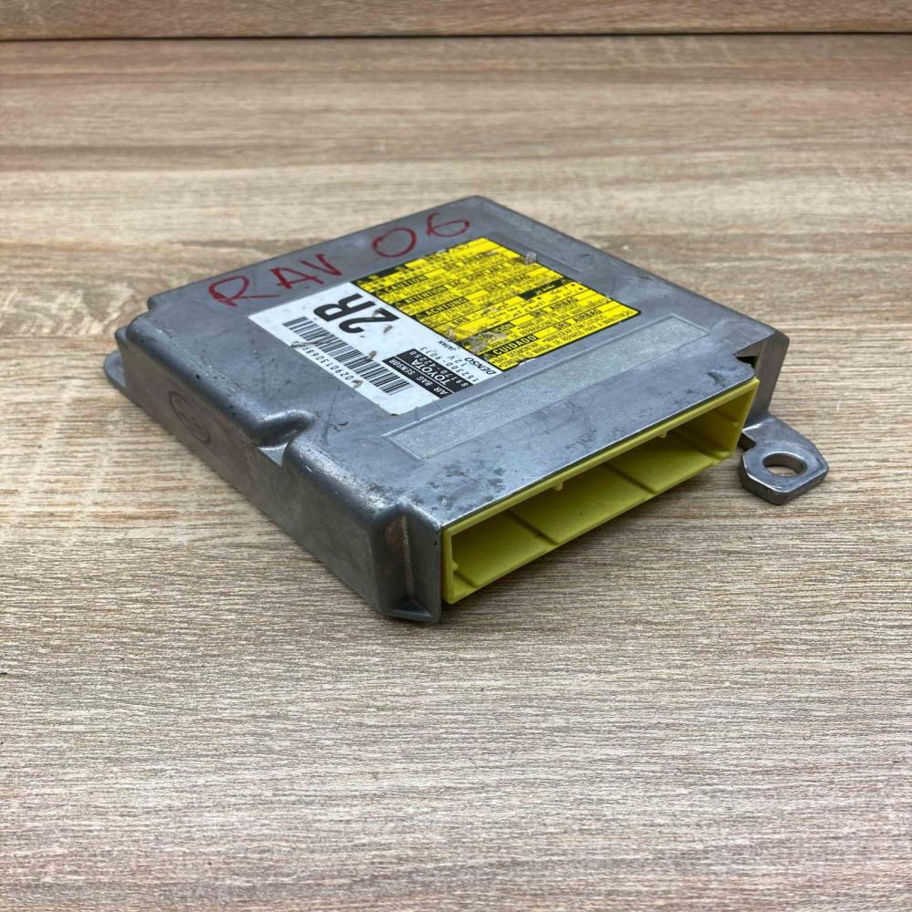 89170 42250 152300 9013  Airbag control unit/module Toyota RAV 4 (XA30)