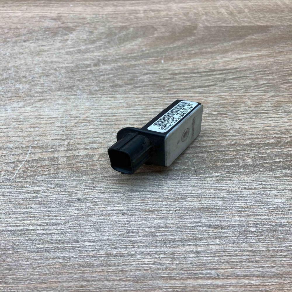 77970 SWA A113 M1 G0WFLS1UW  Airbag deployment crash/impact sensor Honda CR-V